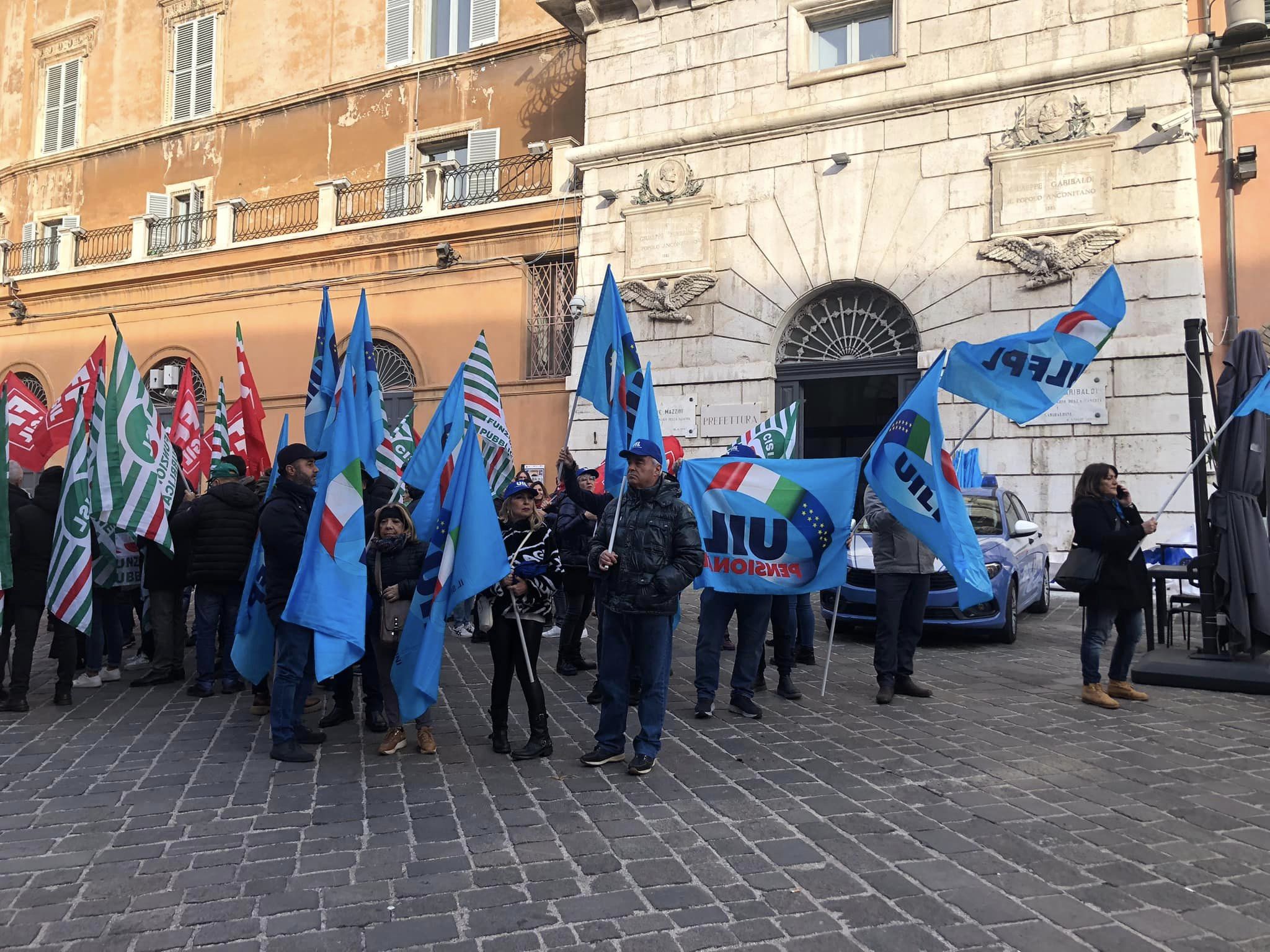 Sanità, così non va: la manifestazione unitaria di Ancona