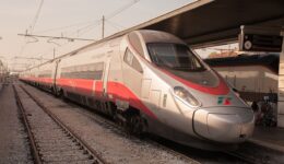 Marche sempre più isolate almeno su ferro: Ancona-Roma? Per Trenitalia è meglio passare per Bologna