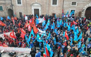 Sciopero generale: “Per diritti individuali serve battaglia collettiva, la mobilitazione continua”