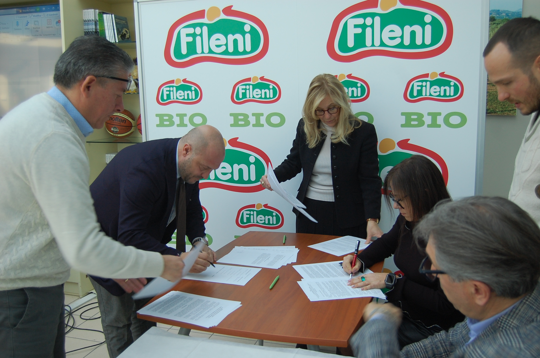 Stabilizzazioni e maggiori indennità, firmato l’accordo aziendale alla Carnj (gruppo Fileni)