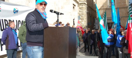 Macerata, lavoratori e cittadini in piazza a difendere l’acqua pubblica