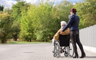 Bonus Tredicesima 2024 per Colf e Badanti: Come Accedere e Requisiti