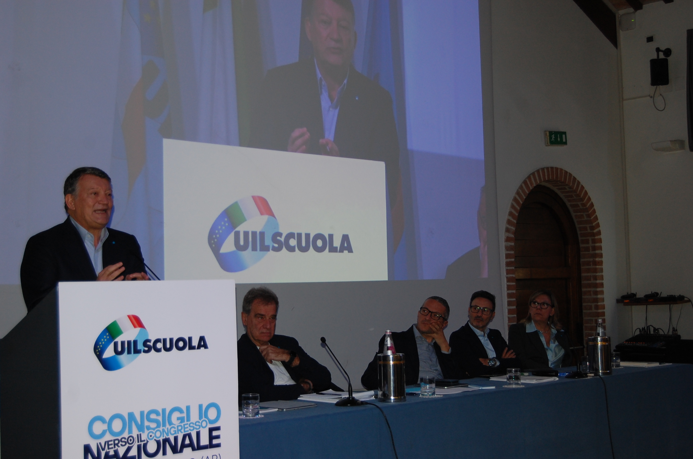 Scuola, le voci del Consiglio nazionale: “Basta considerarla un costo”