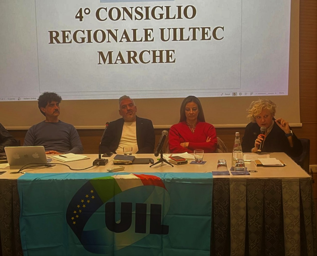 Moda in crisi, Uiltec Marche: “IA opportunità se persone ed etica centrali”
